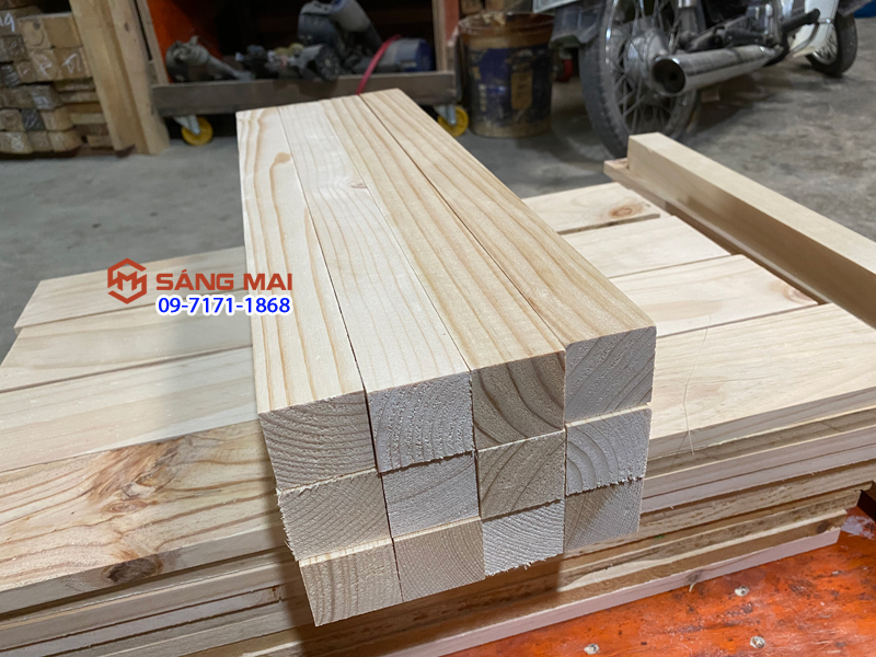 Thanh gỗ thông vuông 4cm x 4cm x dài 50cm + láng mịn 4 mặt