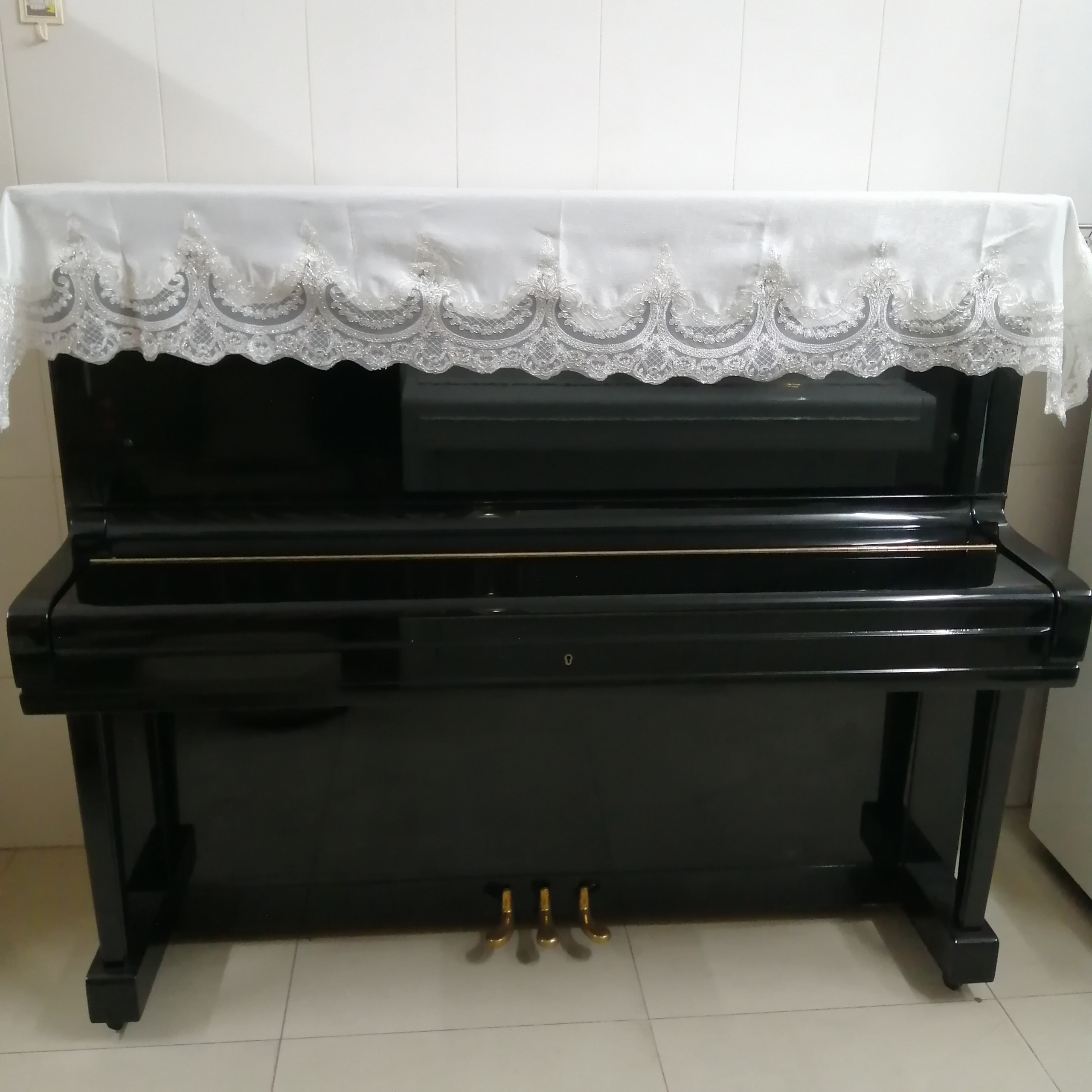 KHĂN PHỦ ĐÀN PIANO CƠ MÀU TRẮNG PHỐI REN HIỆN ĐẠI