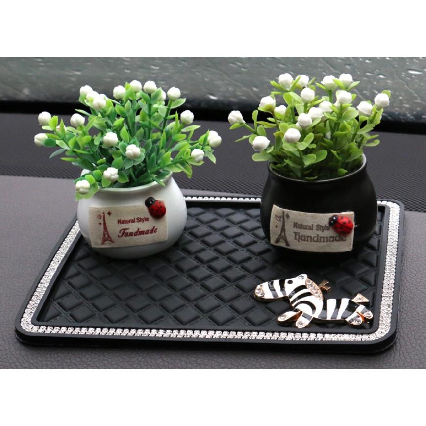 Miếng dán chống trượt điện thoại viền 1 hàng đá trên xe hơi - Hoàng Đông Shop