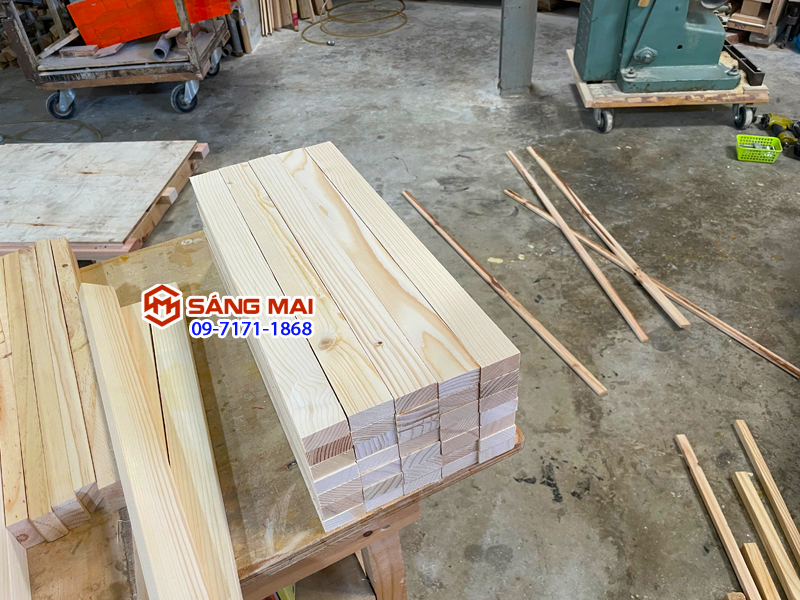 Thanh gỗ thông 2cm x 4cm x dài 50cm + láng mịn 4 mặt