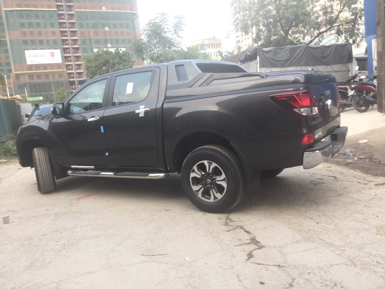 NẮP THÙNG MAZDA BT50 KIỂU THỂ THAO CHO XE TỪ 2015-2020-ĐƯỢC SẢN XUẤT BỞI CTY CP PLASTIC THÁI LAN-NHẬN LẮP ĐẶT TẠI TP.HCM, TP.HÀ NỘI, VÀ CÁC TỈNH LÂN CẬN TP.HCM