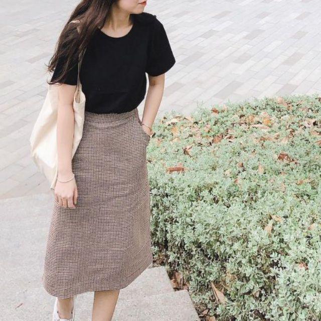 SET ÁO ĐEN + CHÂN VÁY CARO