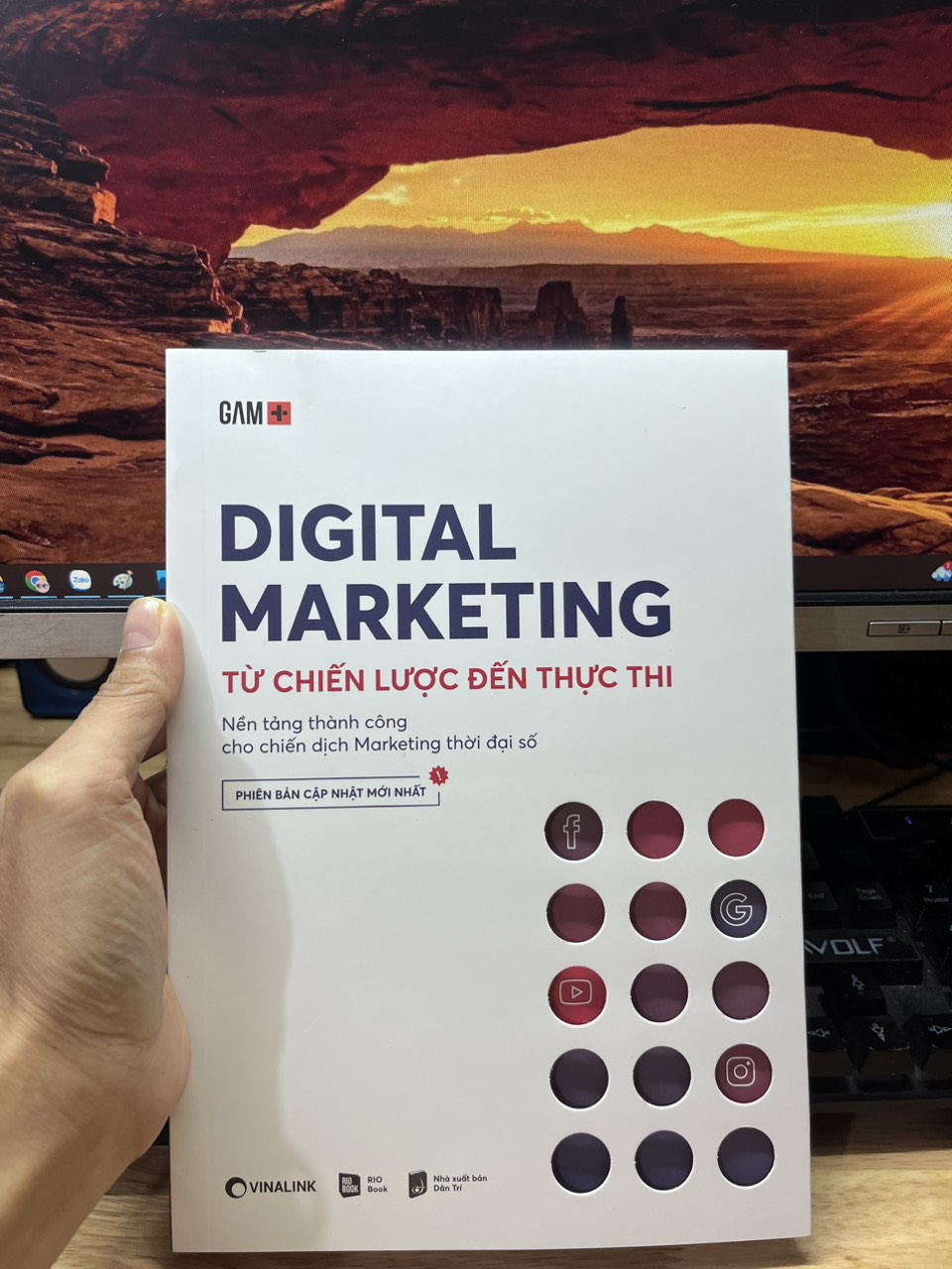 Hình ảnh Digital Marketing - Từ Chiến Lược Đến Thực Thi (Tái Bản 2020) - RIO