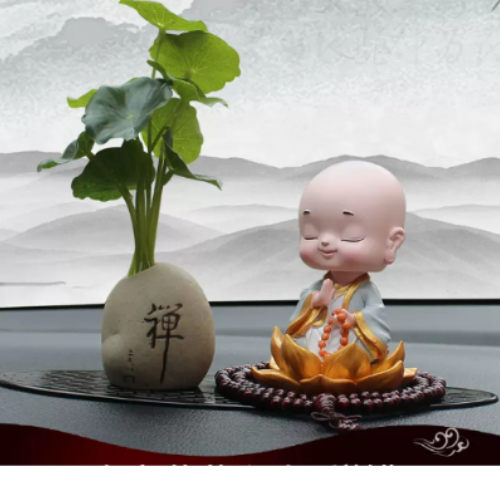 Trang trí taplo ô tô / Quà tặng tâm linh với set hoà thượng cầm chuỗi ngồi đài sen.
