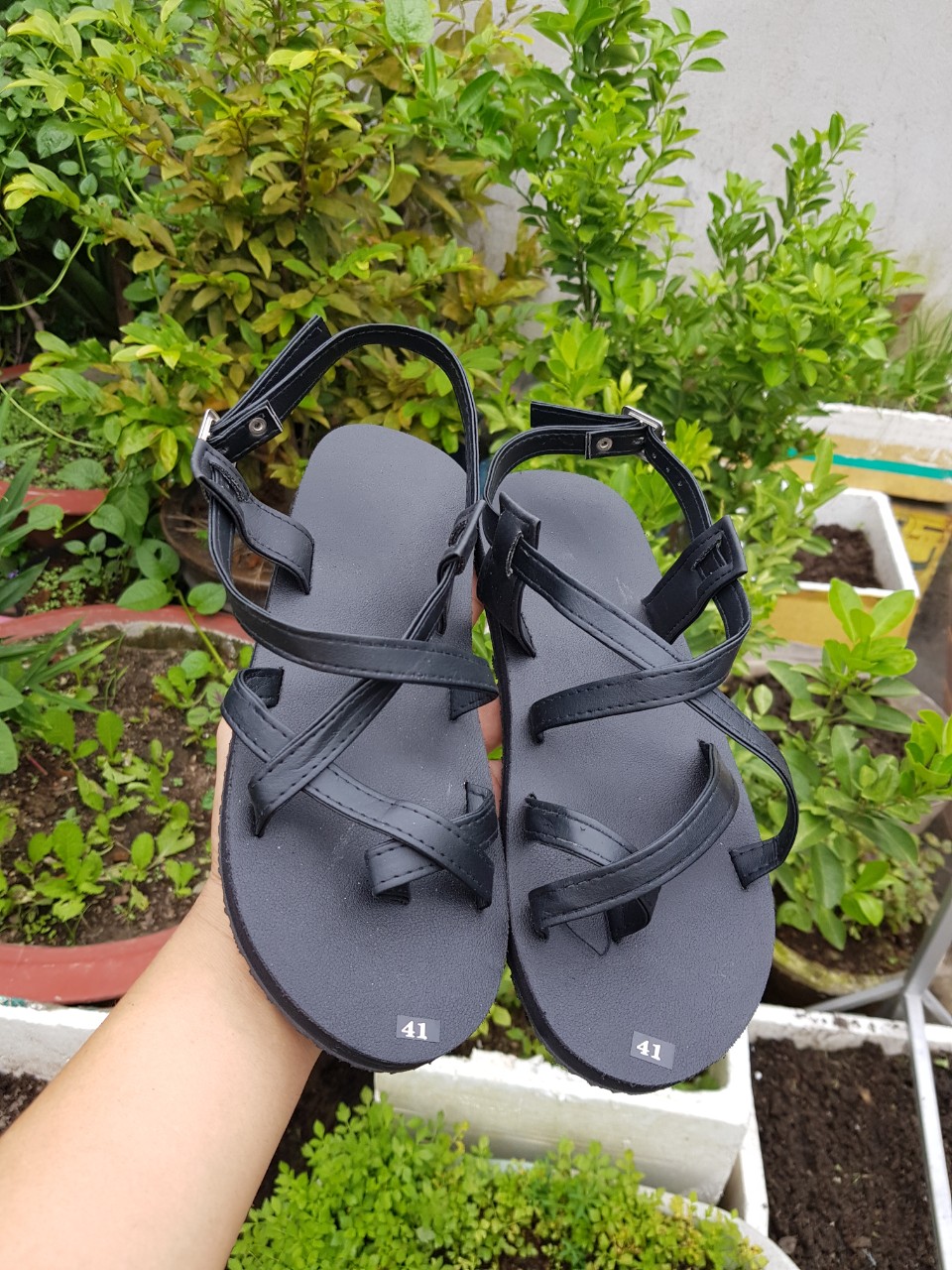 sandal đồng nai sandal nữ ( đế đen quai hậu đen ) size từ 34 nữ đến 41 nữ size khác nhắn tin để chọn thêm