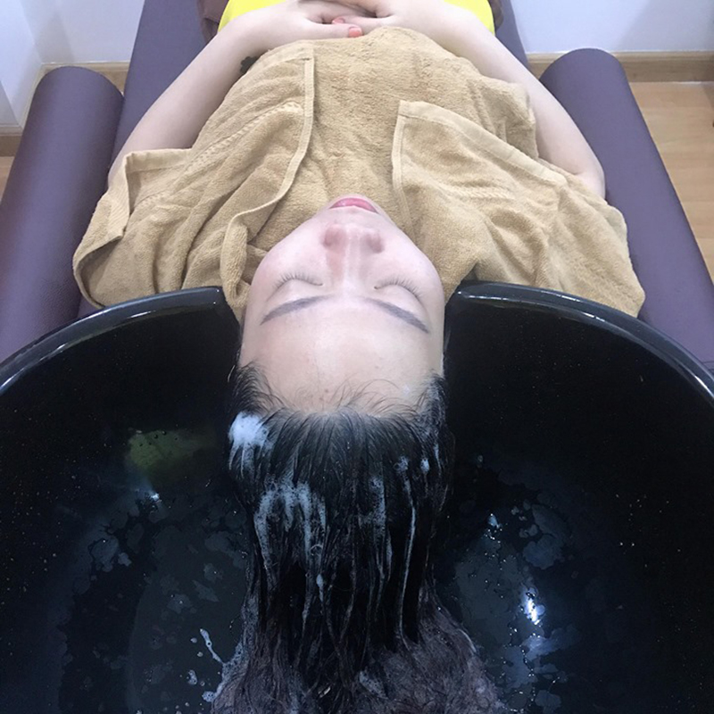 Gội Đầu Thảo Dược Tại MẸ&EM SPA