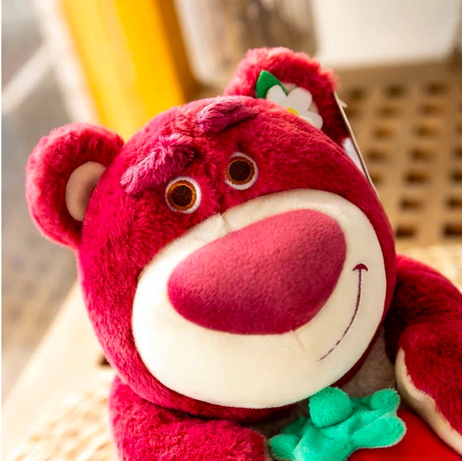 Thú nhồi bông gấu Lotso ôm trái dâu dễ thương - Size từ 40 đến 90cm - Quà tặng gấu bông gấu dâu êm mịn