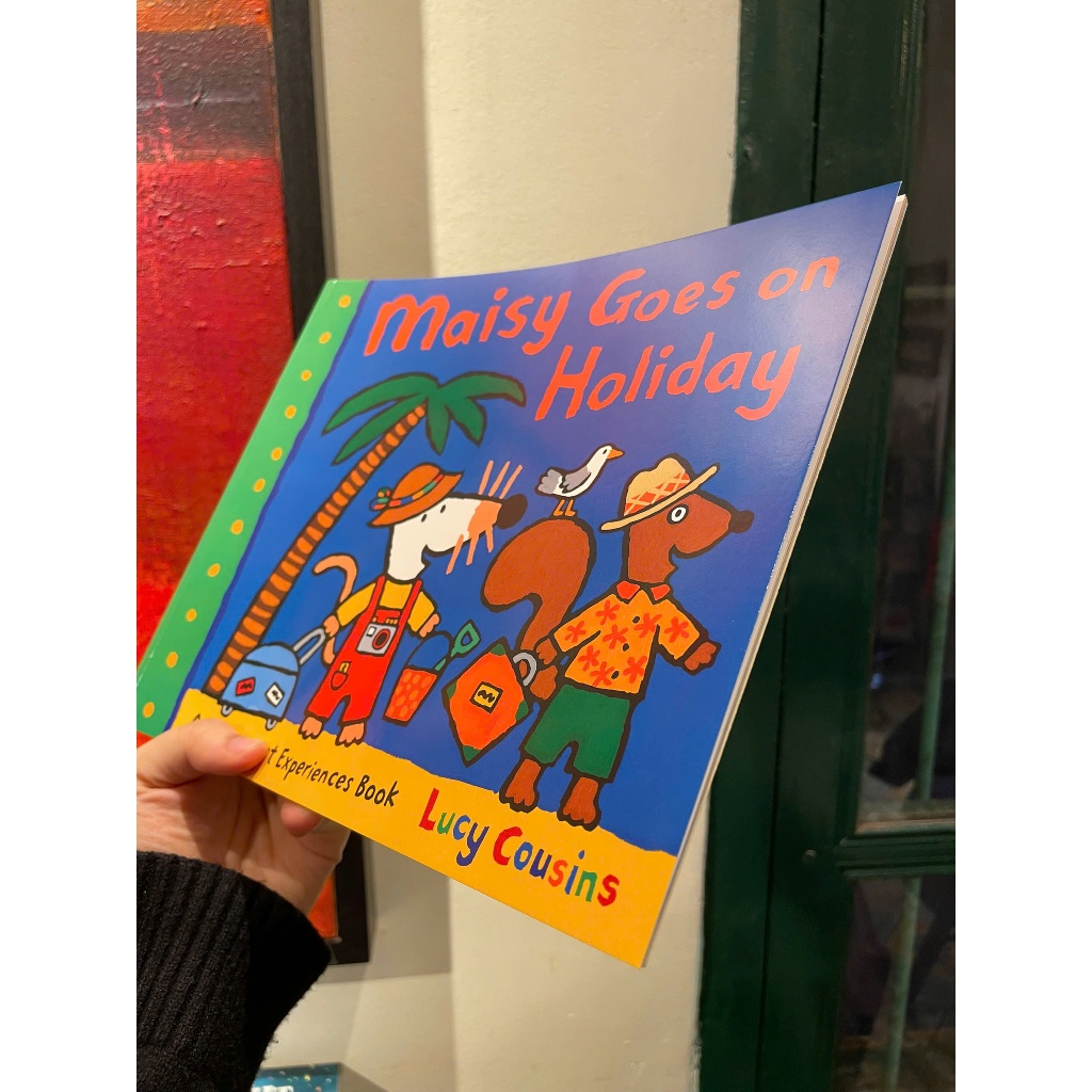 Sách - Maisy Goes on Holiday by Lucy Cousins - Picture Books / Childrens