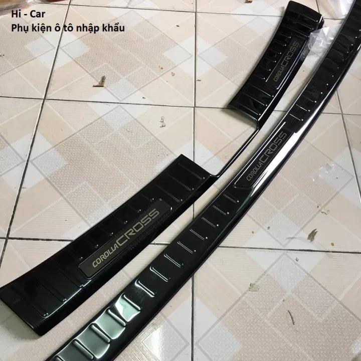 Ốp chống trầy cốp Trong, Ngoài Toyota CROSS 2018-2023 thép không gỉ vân titan bảo vệ xe chống va đập