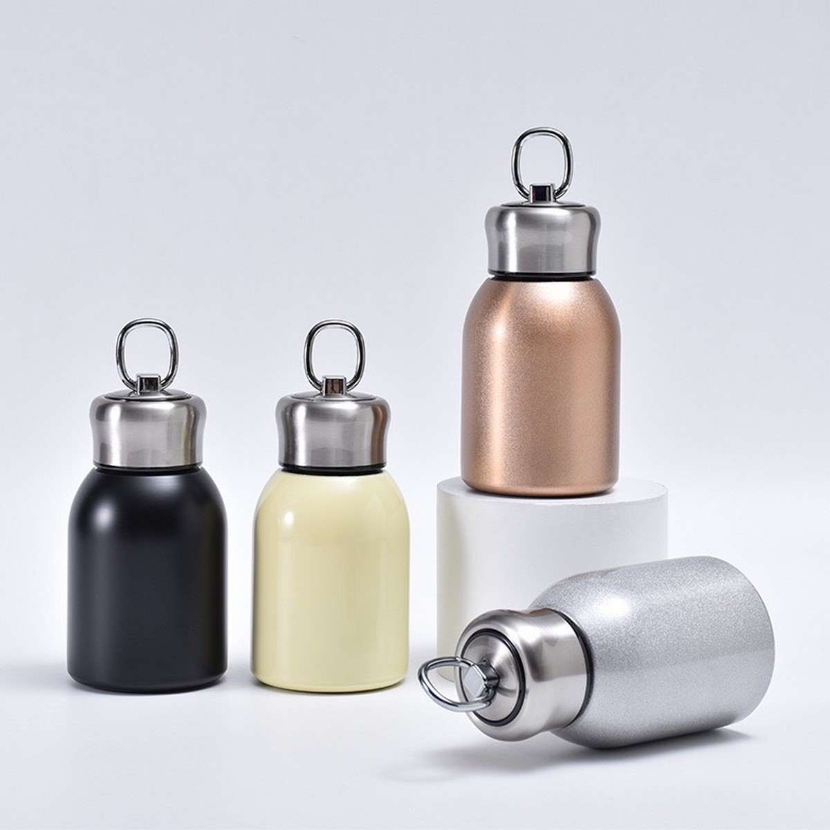 Bình Giữ Nhiệt Bằng Thép 300Ml Dễ Thương Có Móc Treo Đáng Yêu
