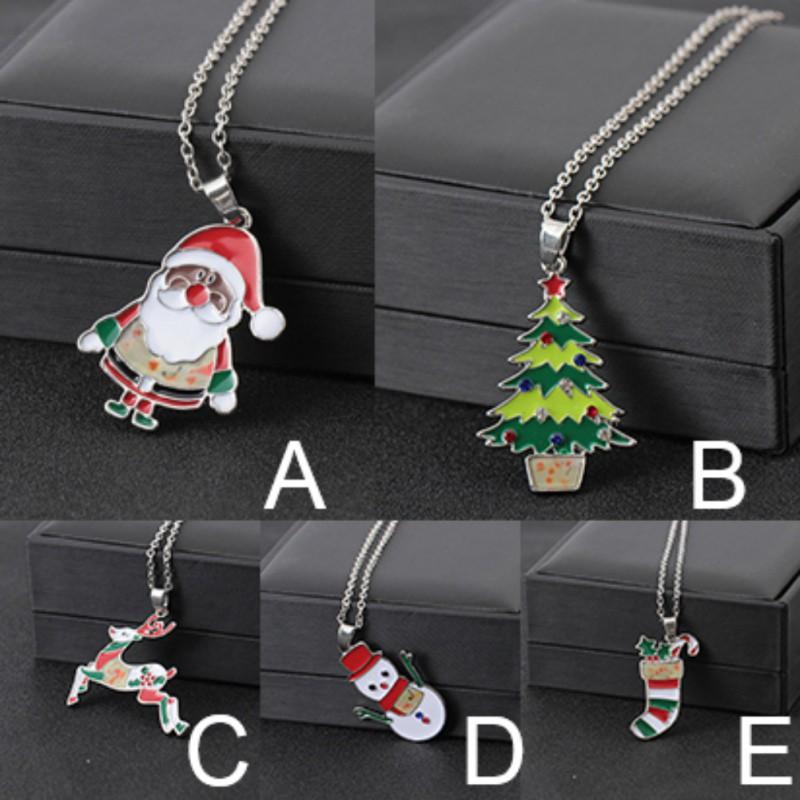 Dây chuyền mặt người tuyết lấp lánh nhiều màu sắc