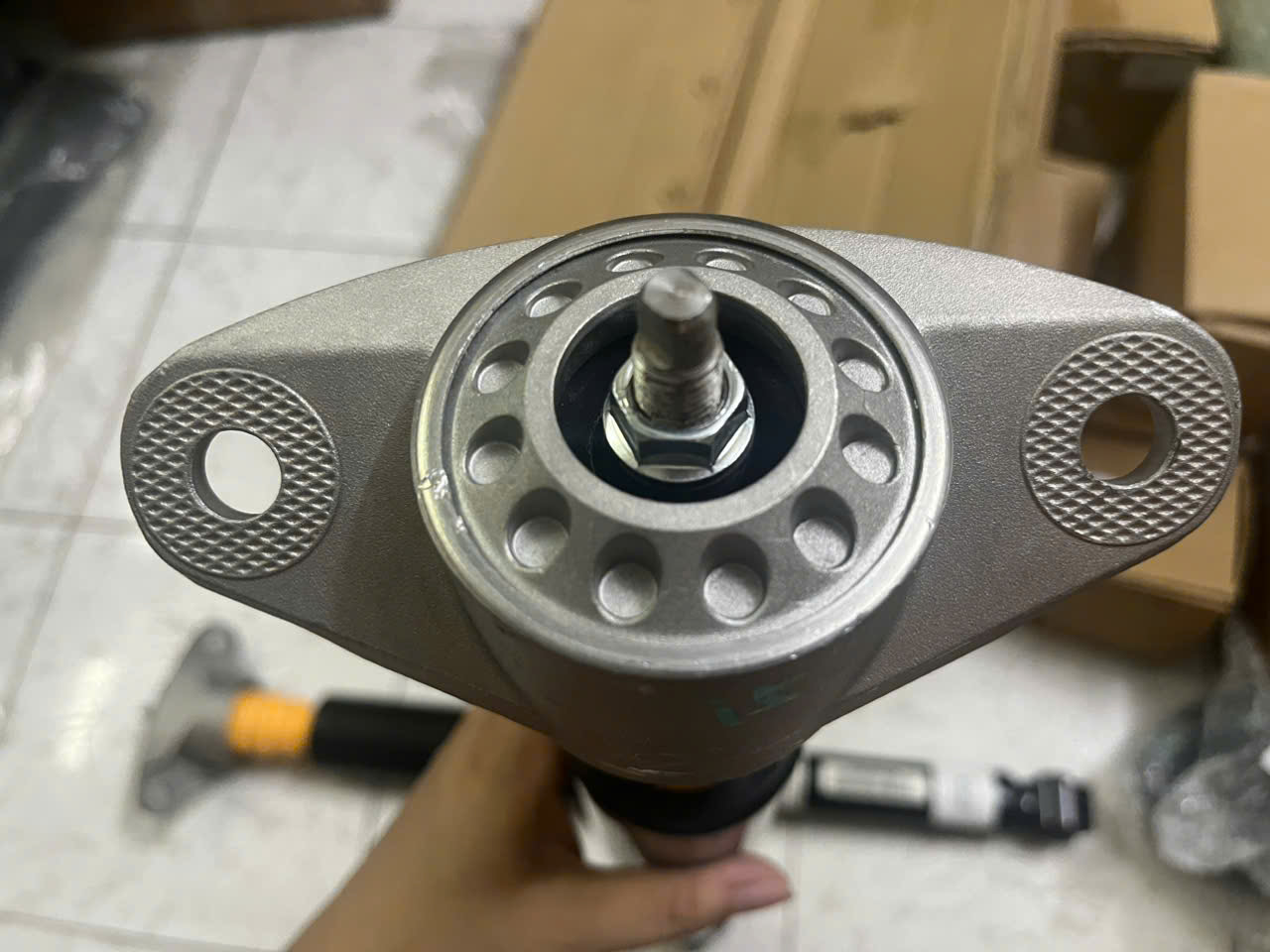 Cụm giảm xóc sau MG 5 (Bản Trung) 2020-