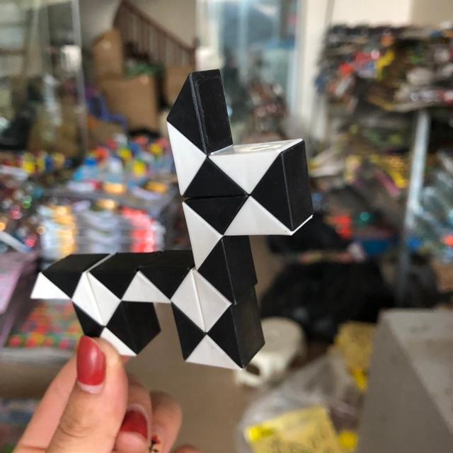 Sỉ vỉ 12 chiếc rubik biến thể loại to, sáng tạo cho bé loại đẹp