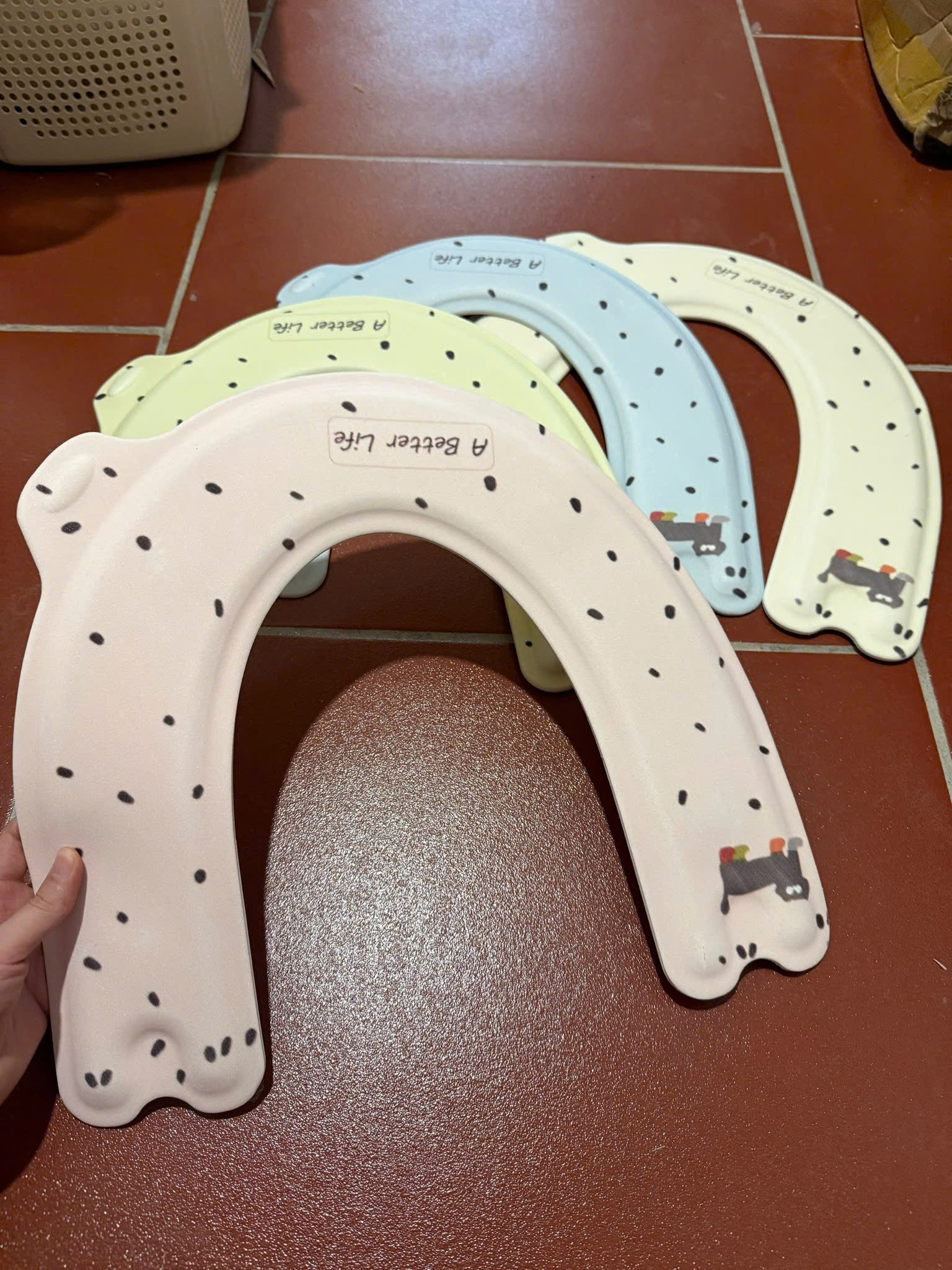 Đệm Lót Bồn Cầu Chữ U Giữ Ấm – Miếng Lót Bồn Cầu Hoạt Hình Dễ Thương, Chất Liệu Xốp Êm Ái Chống Nước, Kháng Khuẩn - HÀNG CHÍNH HÃNG MINIIN