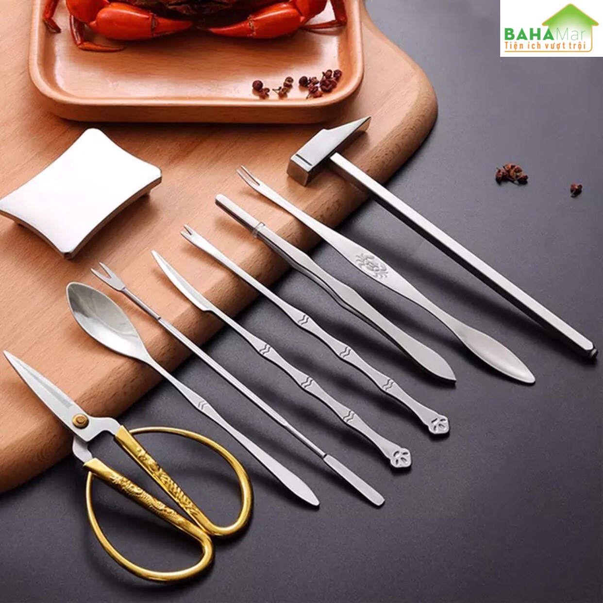 BỘ DỤNG CỤ ĂN CUA GHẸ - HẢI SẢN INOX TIỆN ÍCH CAO CẤP CÓ HỘP GỖ "BAHAMAR" thích hợp cho bất kỳ loại hải sản như tôm hùm, sò, ốc, cua và cũng có thể sử dụng khi ăn quả óc chó, hạnh nhân…