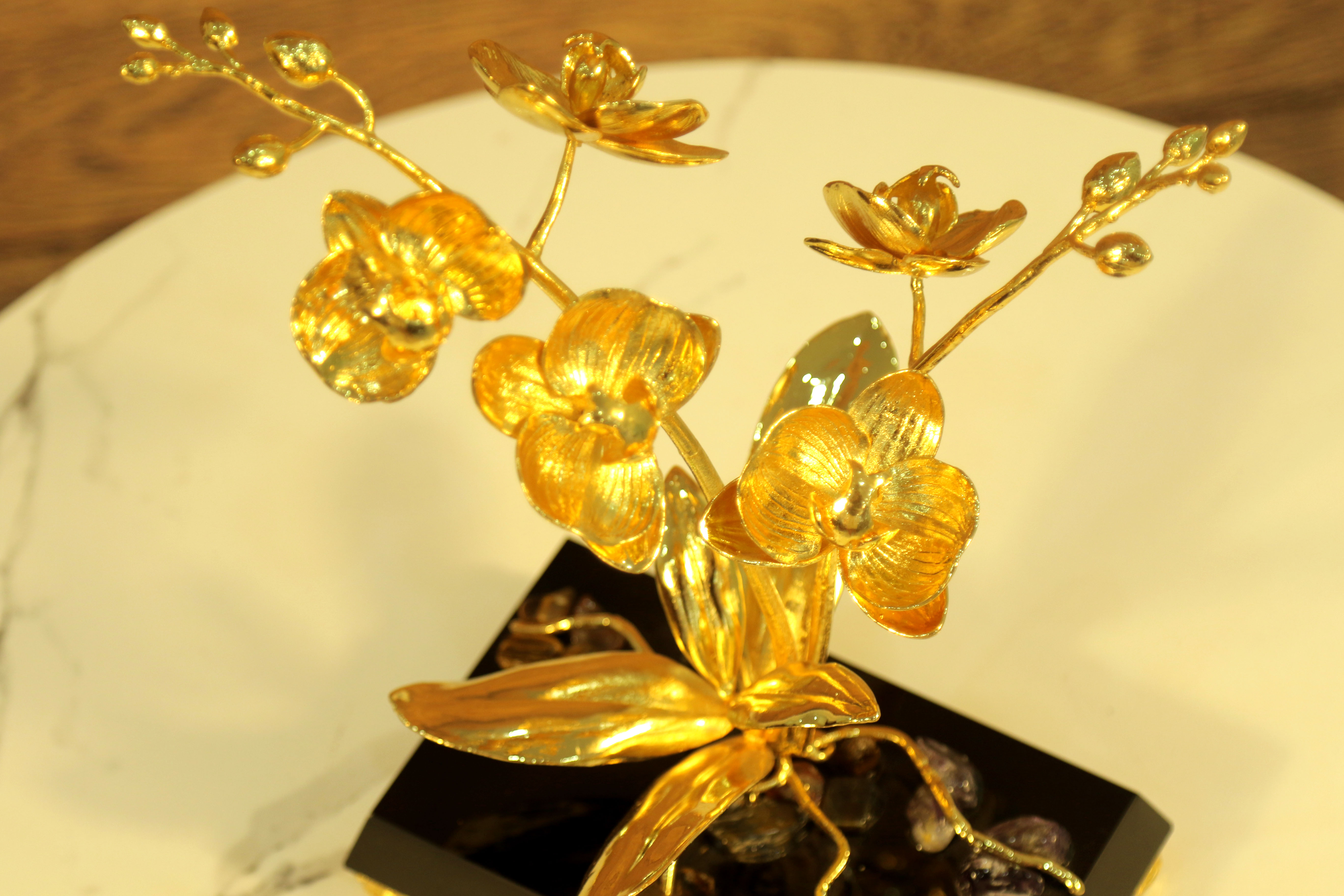Quà tặng đối tác ý nghĩa - Cây hoa Lan Hồ Điệp mạ vàng 24k