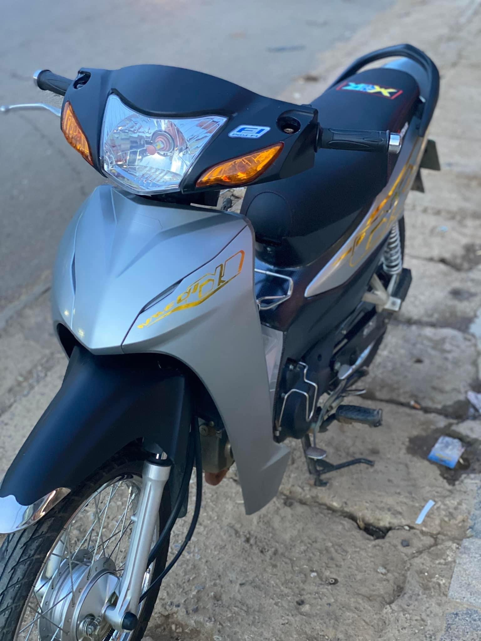 Decal Màu ghi bạc Cao Cấp, Chuyên Dán Đổi Màu Ô TÔ, Xe Máy