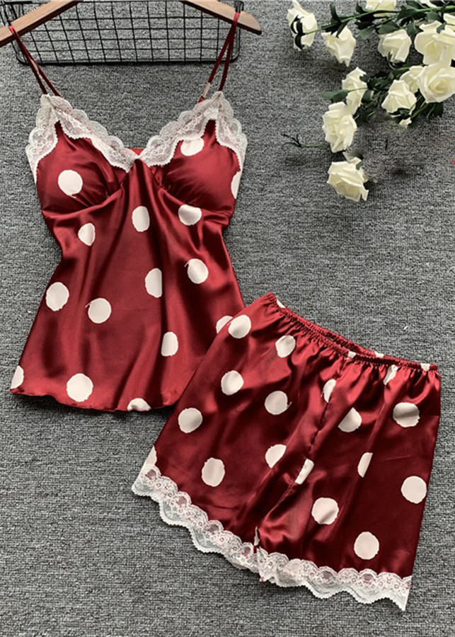 Bộ đồ ngủ nữ quần đùi áo 2 dây chất phi lụa chấm bi BN43