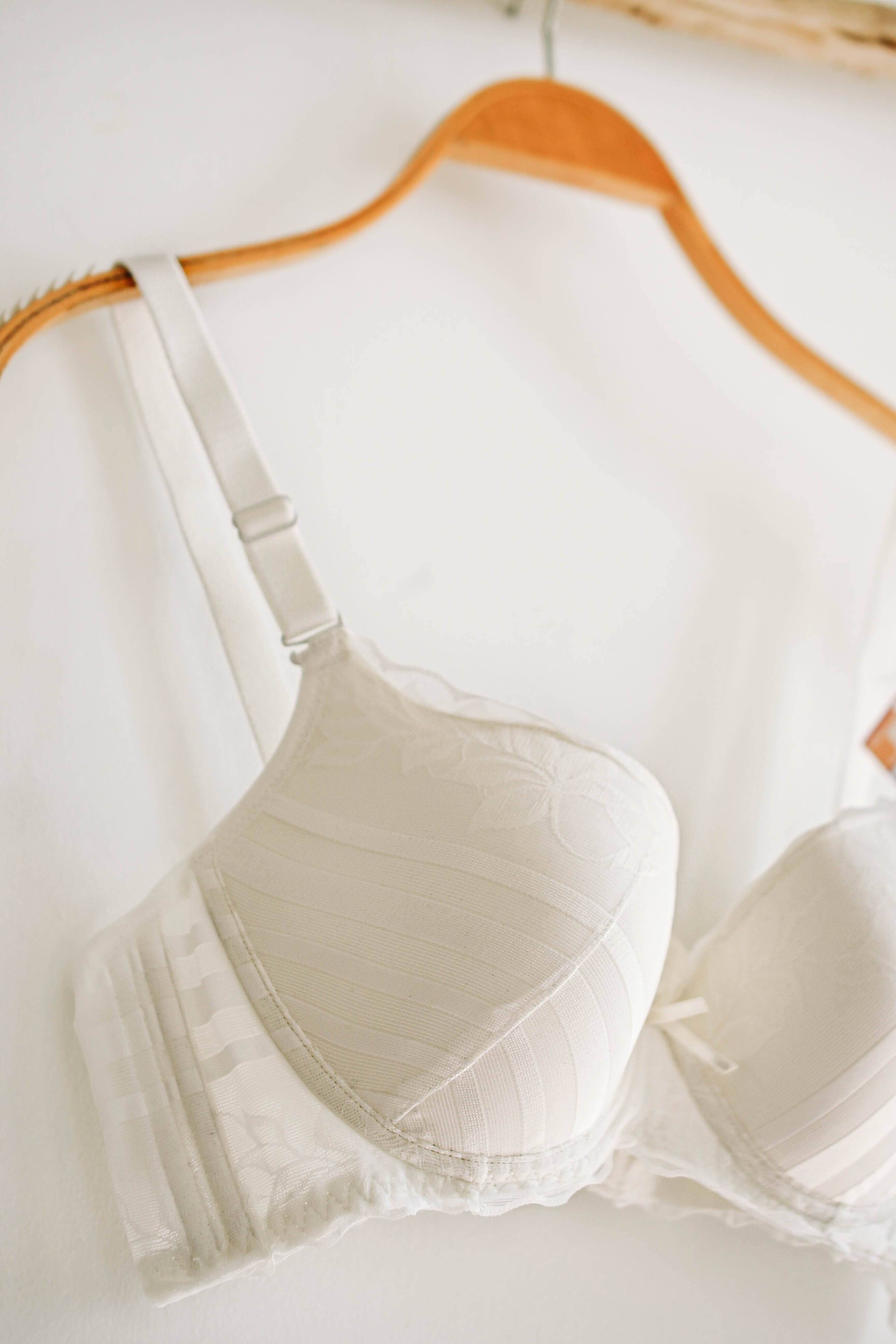 Áo ngực Lovely mút mỏng 4 móc