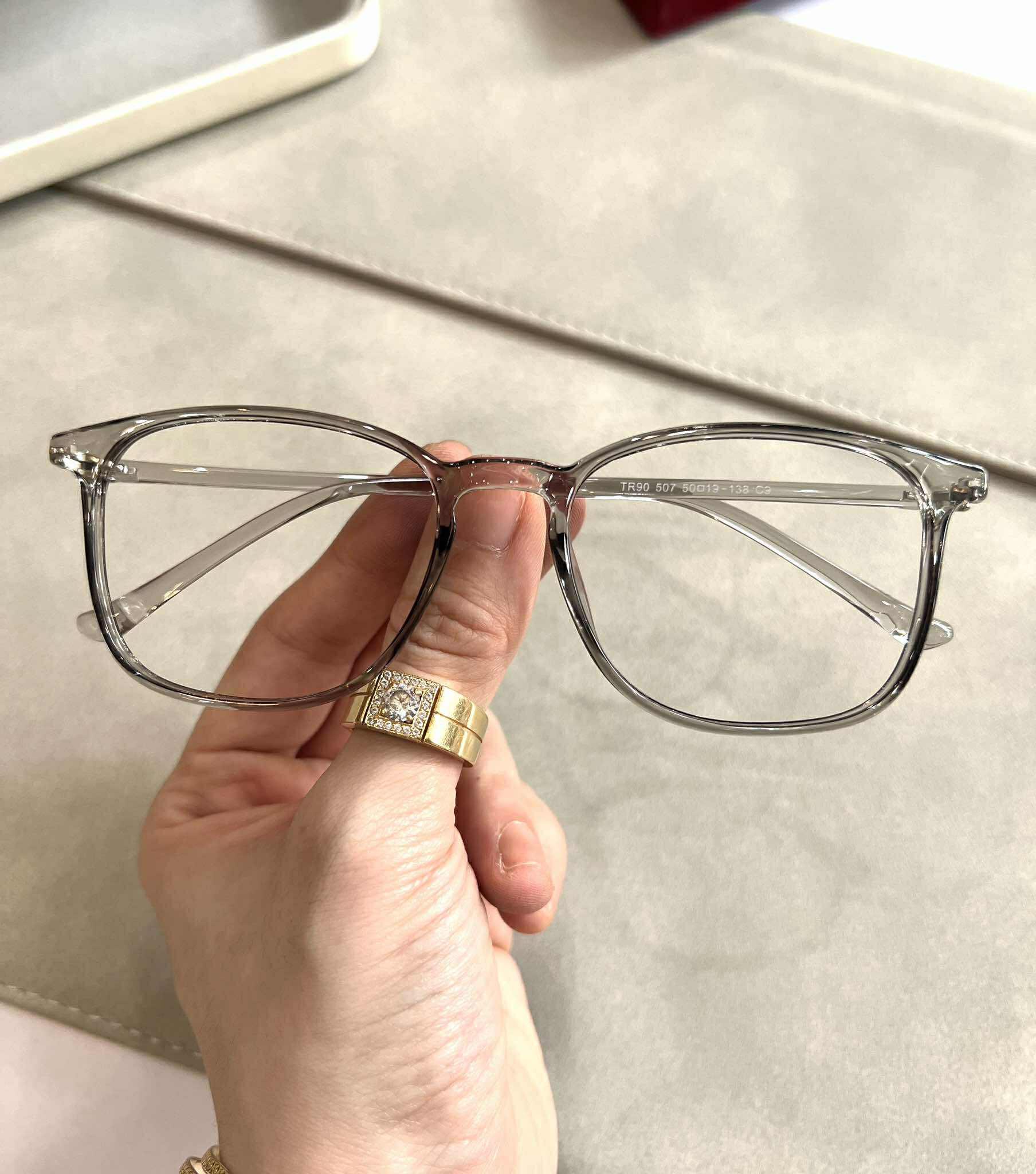 Kính Mắt vuông to gọng nhựa dẻo siêu nhẹ thời trang cho nam nữ (Màu ghi trong)