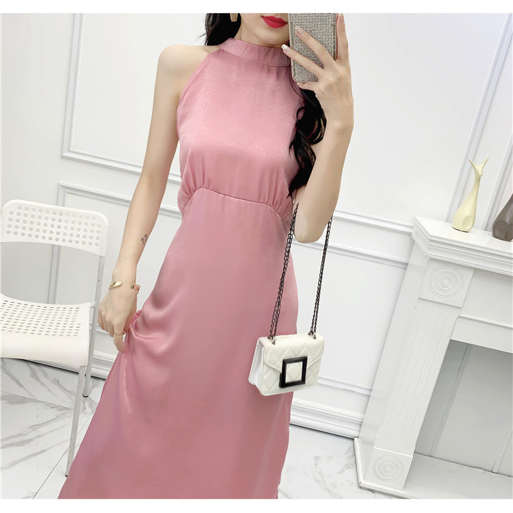 Đầm cổ yếm hở lưng màu hồng ngọt ngào - A17F