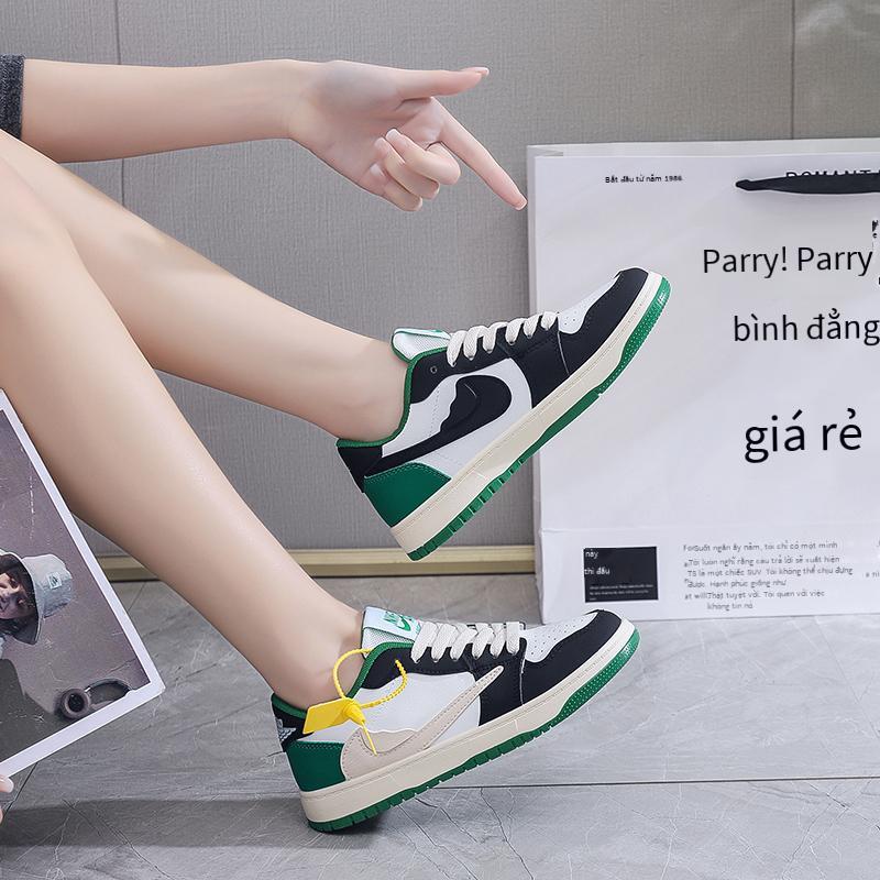 Khuyến mại giày nhỏ màu trắng ins giày hợp thời trang mới nhất giày chạy bộ giao hàng nhanh giày thường hợp thời trang