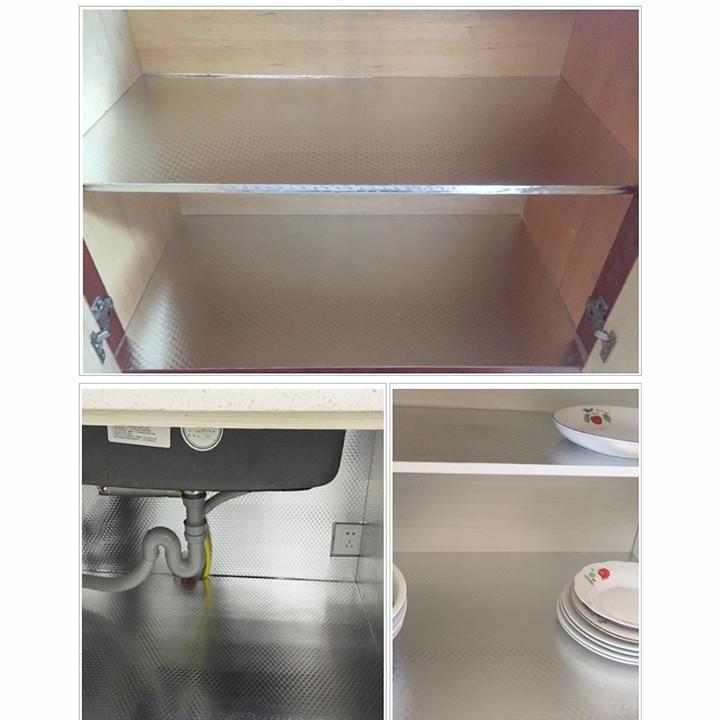 Cuộn giấy bạc dán bếp cách nhiệt, miếng decal dán tường nhà bếp chống thấm bền đẹp Khổ 60cm