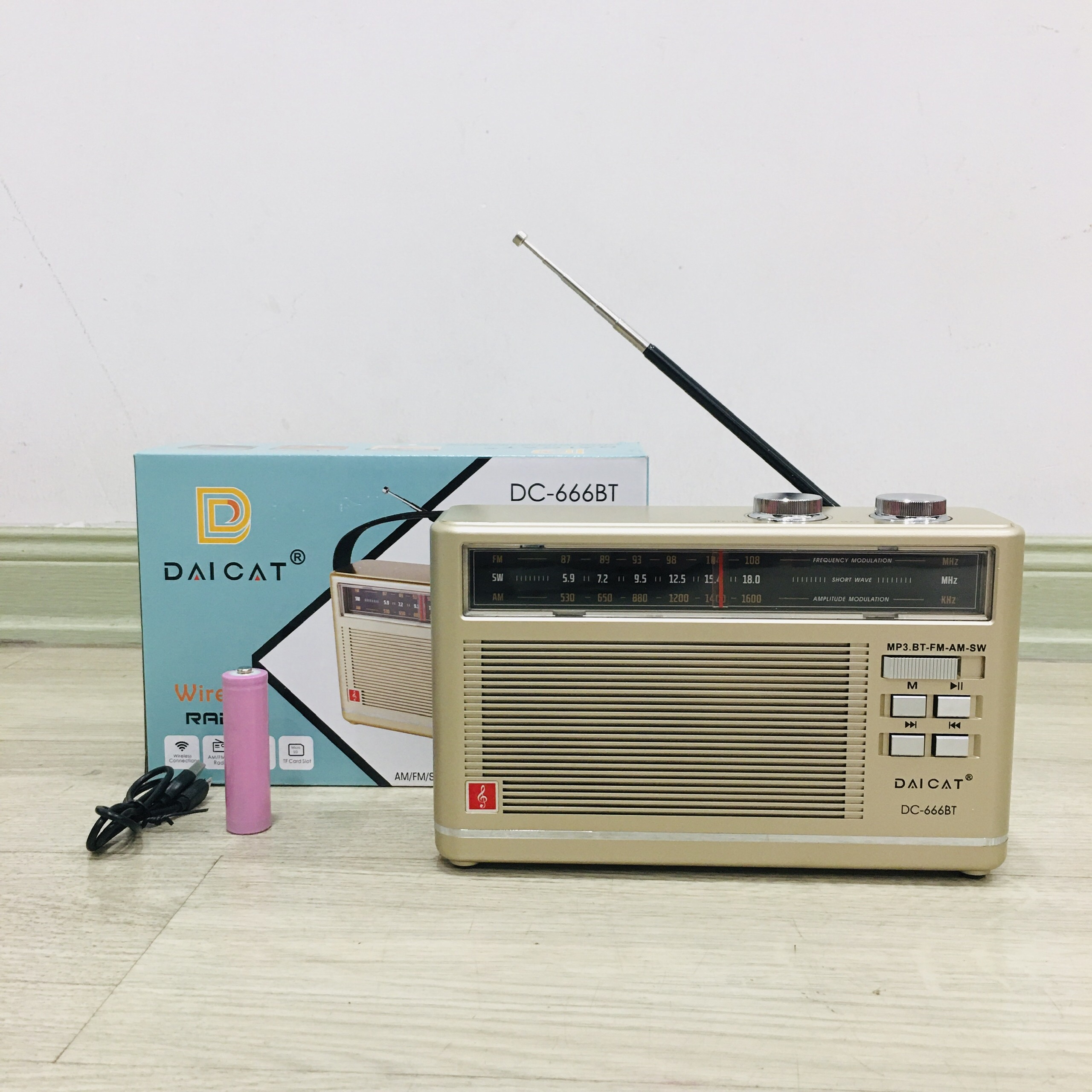 Hình ảnh ĐÀI FM Radio DC-666BT- Bluetooth Đa Chức Năng Hỗ trợ thẻ nhớ và Usb mẫu mới Cho người thân yêu-Hàng Chính Hãng