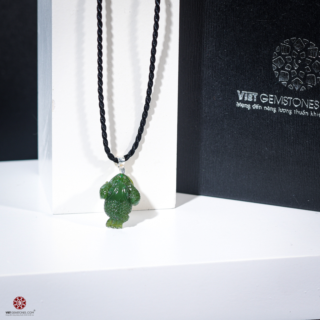 Mặt dây chuyền Thiềm Thừ Ngọc Bích - Nephrite Canada tự nhiên 100% đem lại tài lộc, danh vọng - Hợp tất cả các mệnh | VietGemstones