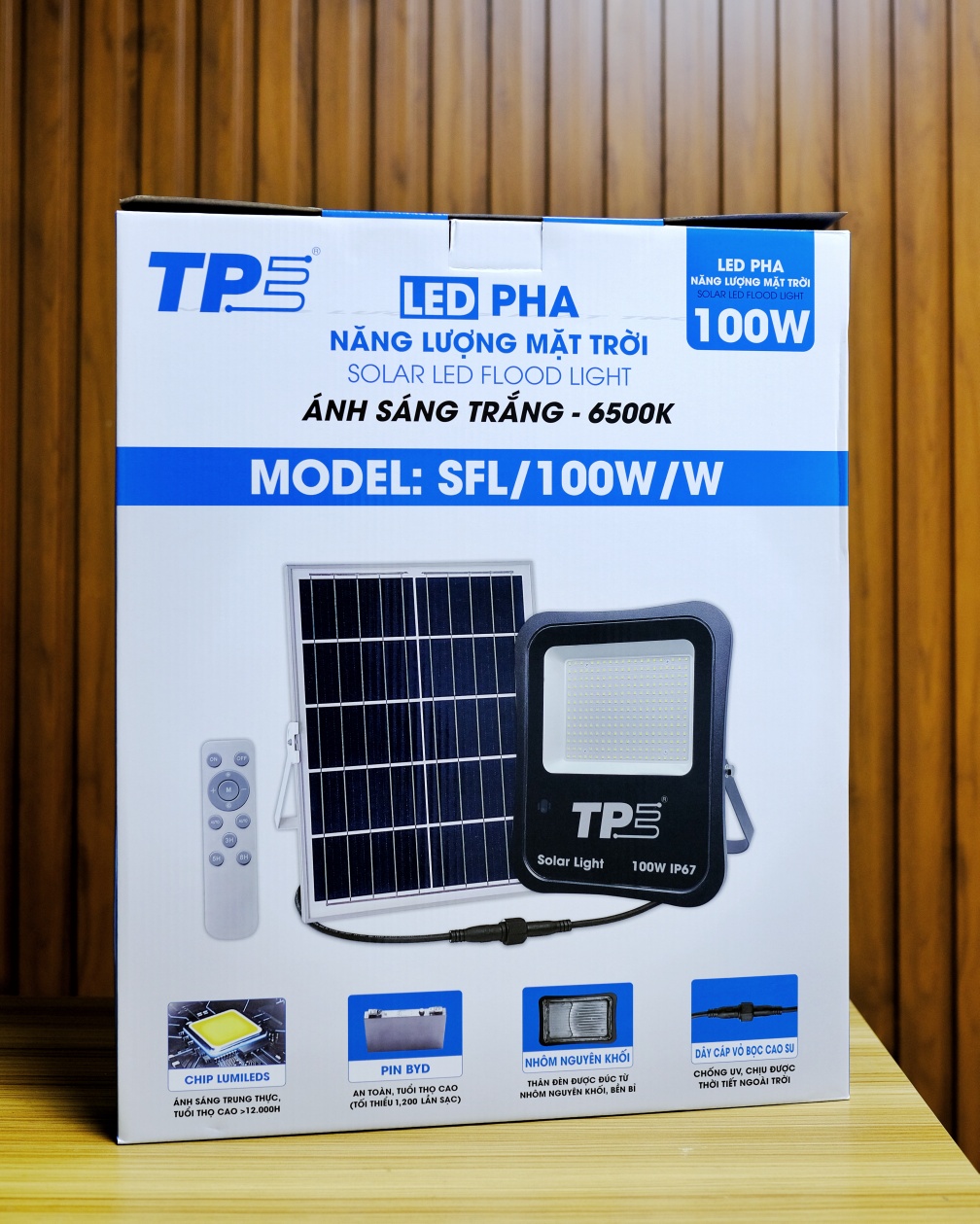 LED Pha - Năng Lượng Mặt Trời , Thương hiệu  Tiến Phát 60W, 100W, 200W chính hãng