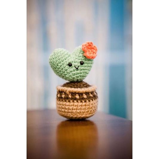 Chậu trái tim mini bằng len handmade