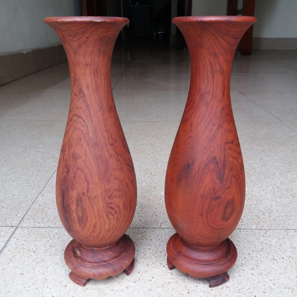 Bình lọ- một đôi gỗ cẩm nguyên khối kích thước cao 24cmx9cm
