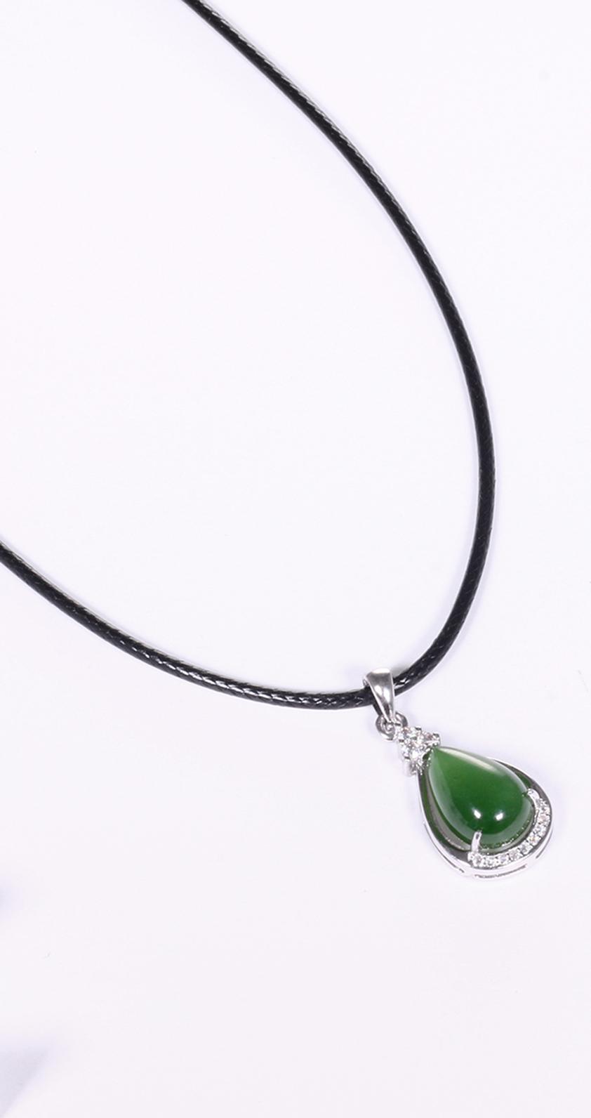 Mặt dây chuyền giọt nước đá ngọc bích mệnh hỏa, mộc - Ngọc Quý Gemstones