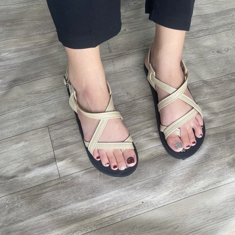 Dép sandal Nữ quai da mềm Đế bệt Cao Su ôm chân LYNA Sandal mã SD38