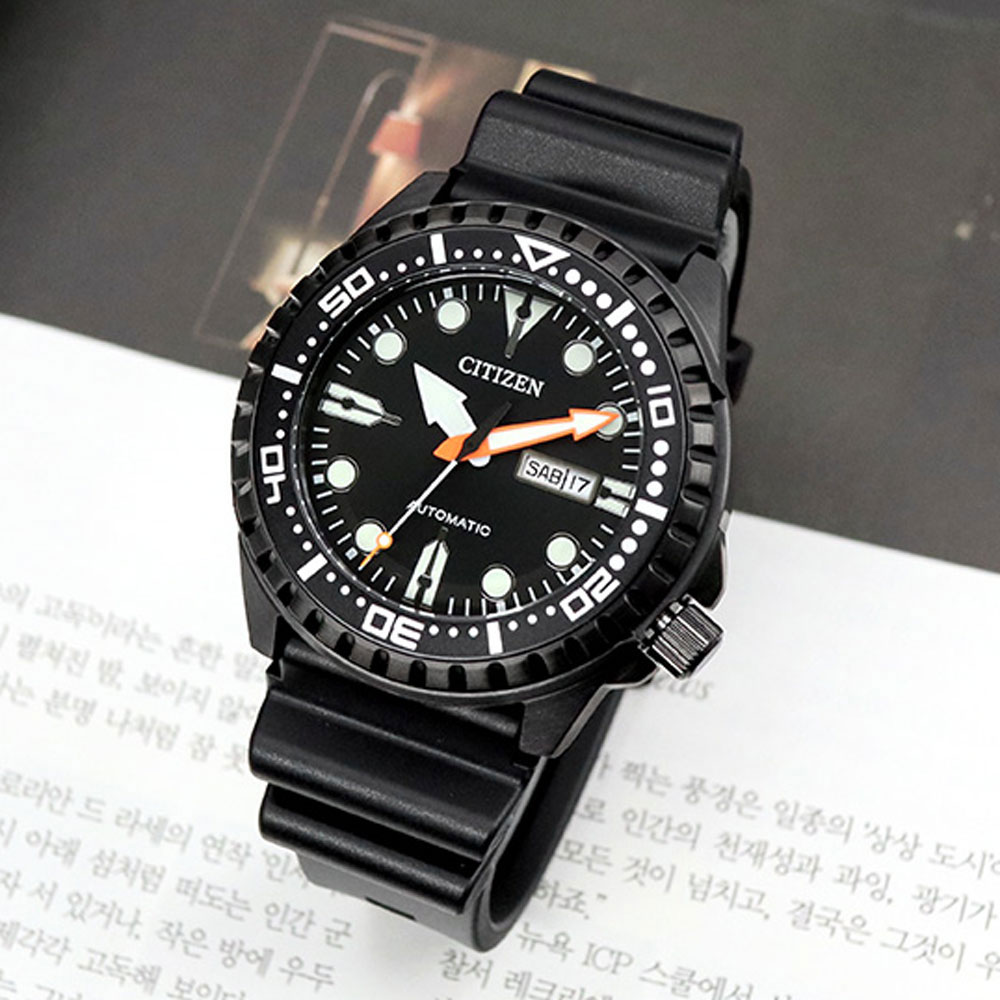 Đồng Hồ Nam Citizen Dây Cao Su NH8385-11E - Mặt Đen