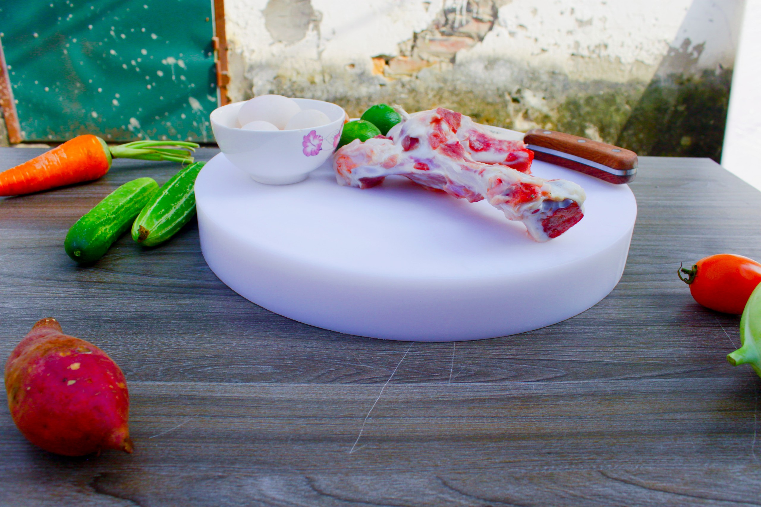 Thớt nhựa tròn 30cm dày 3cm, có quai xách, nhựa nguyên sinh HDPE