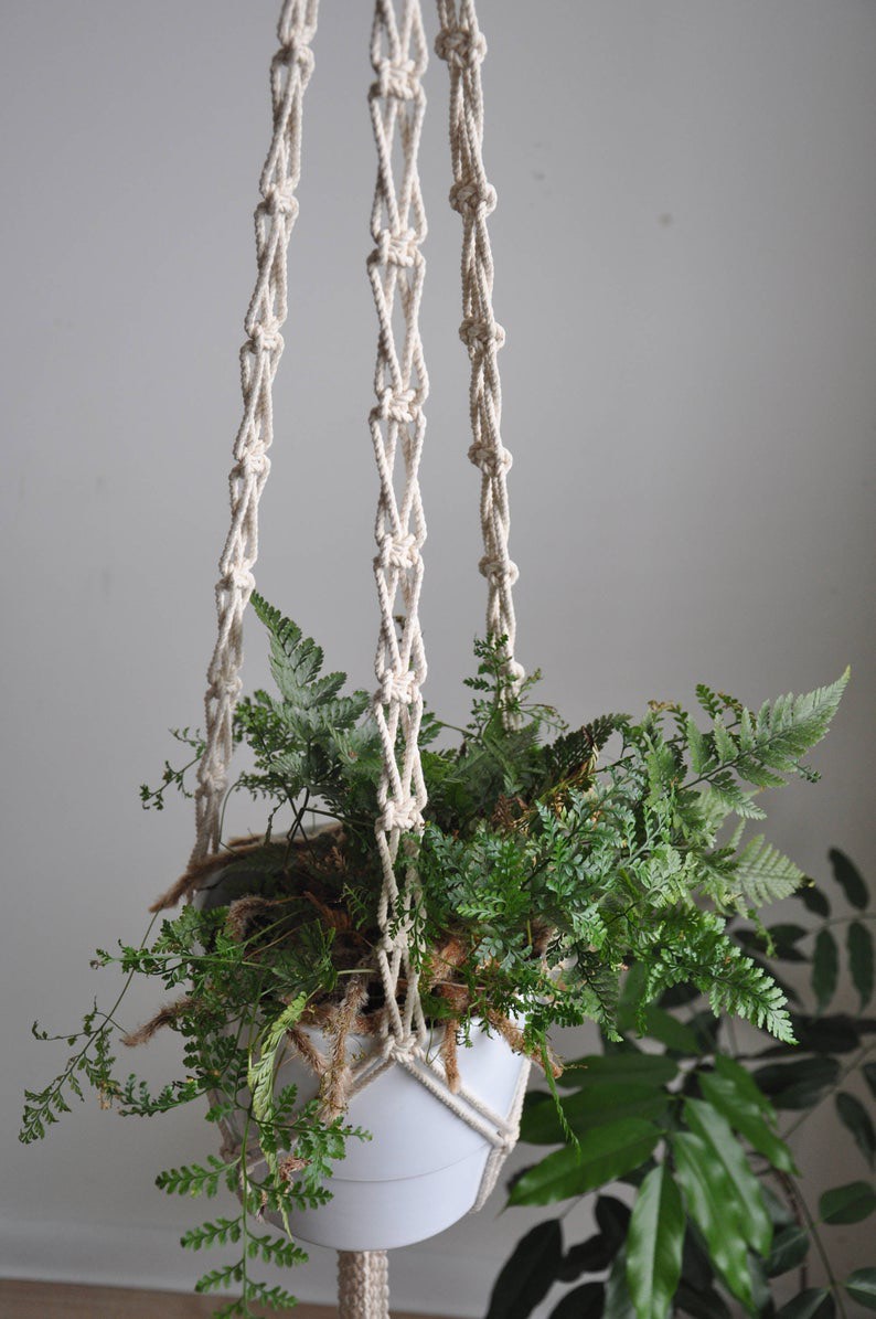 01 Dây tết thủ công Macrame treo tường trang trí chậu cây cảnh kết hợp vòng gỗ. DT270321