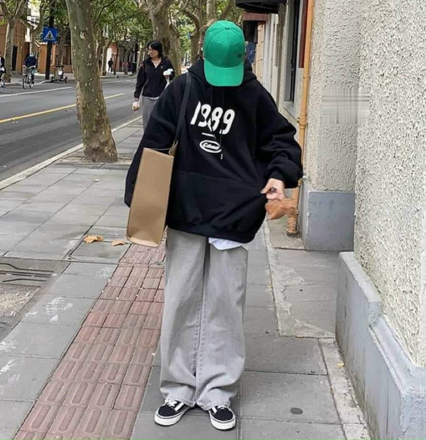 ÁO KHOÁC HOODIE NỈ NGOẠI họa tiết in số 1989 có 2 màu đen kem