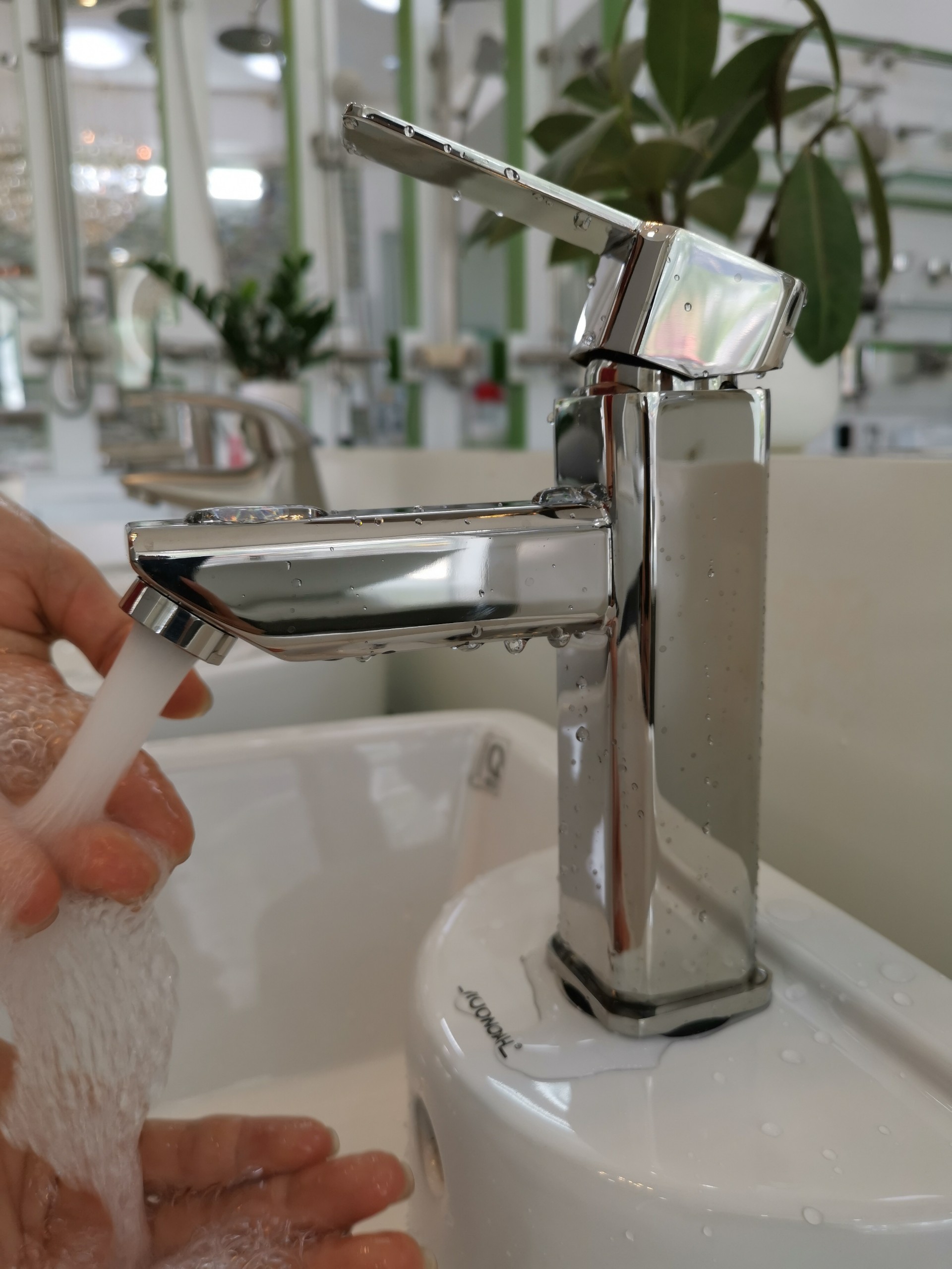 Vòi lavabo nóng lạnh inox 304 cao cấp