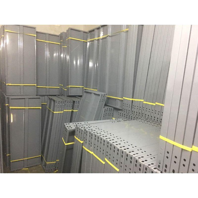 Kệ sắt v lỗ bậc thang 3 tầng trụ sắt V3x3cm và V4x4cm đa năng