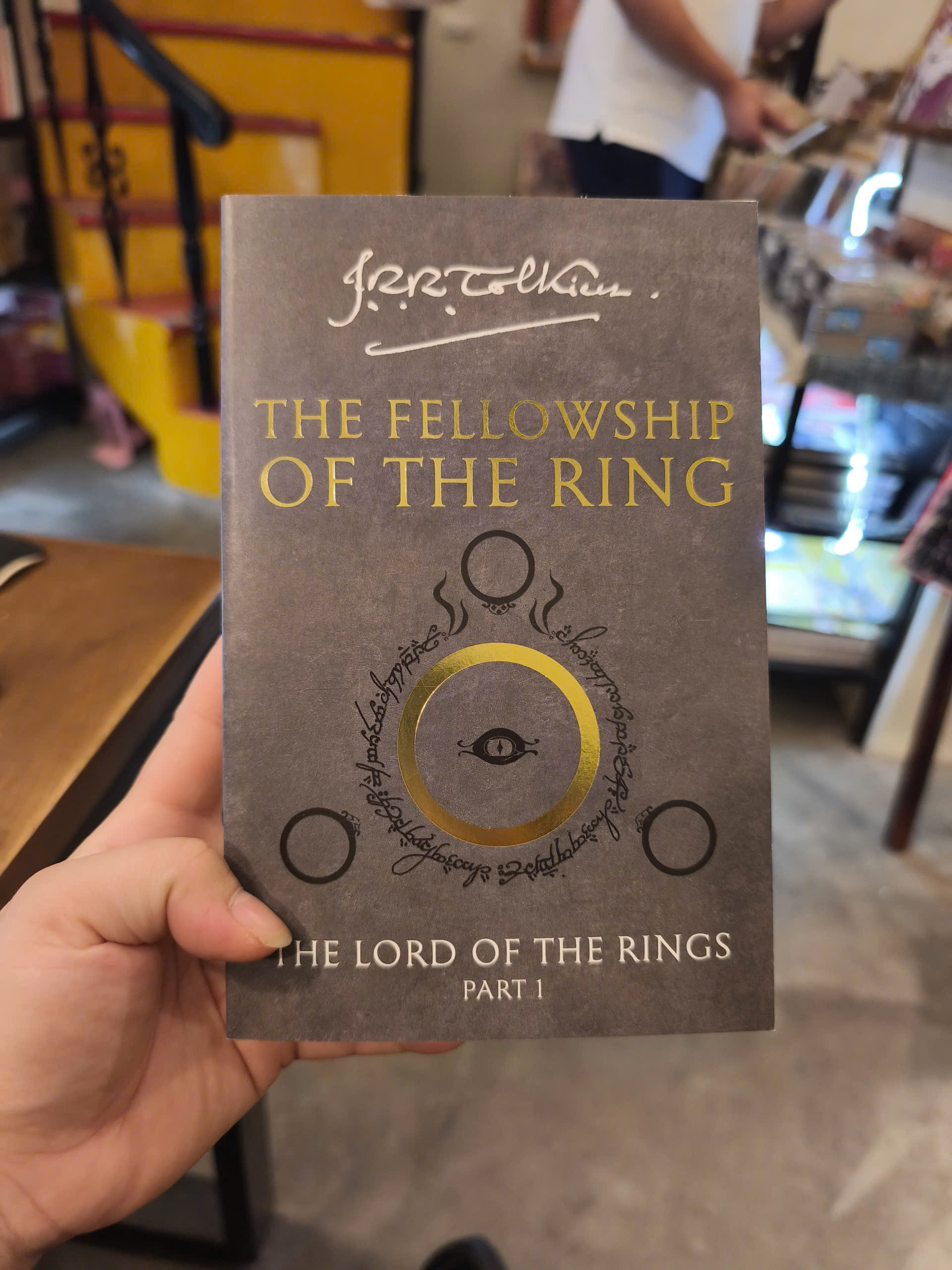 Sách - The Fellowship Of The Ring (The Lord Of The Rings Part 1) by J.R.R. Tolkien