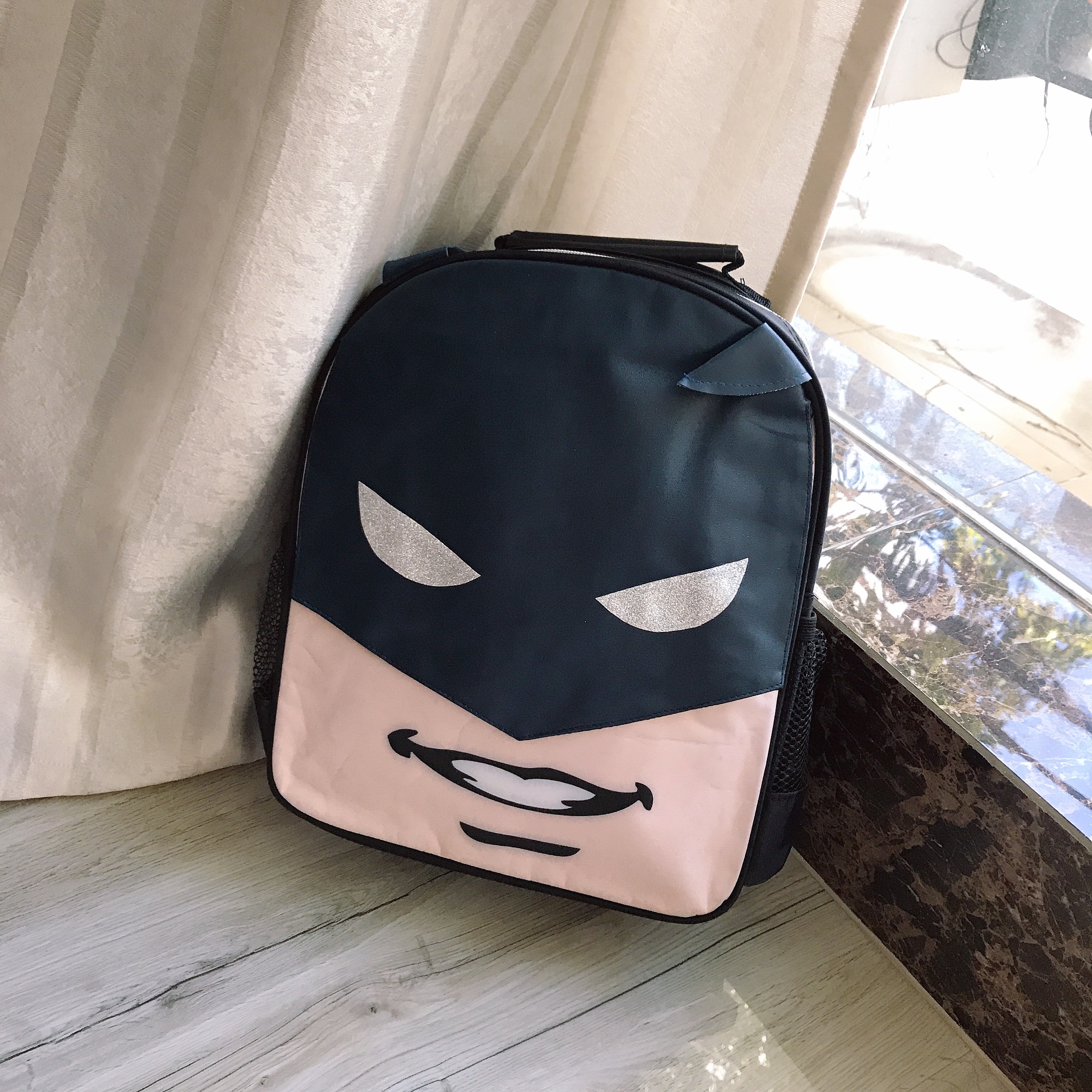 BALO 12'' 2 NGĂN HÌNH NGƯỜI DƠI BATMAN MÀU ĐEN MẮT KIM TUYẾN CHO TRẺ EM , BÉ TRAI   - 610BMN011724380