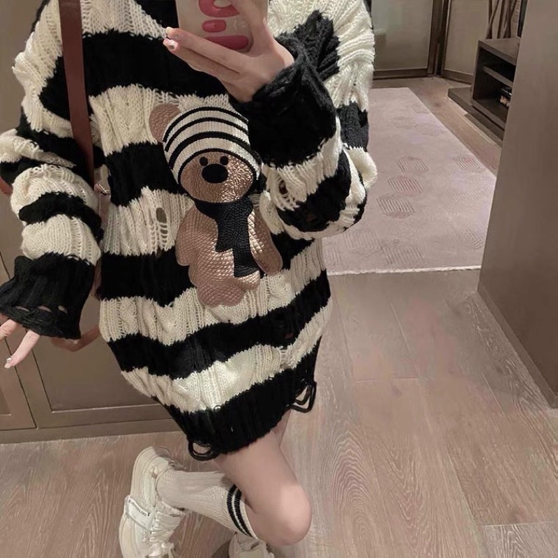 Áo len RÁCH gấu nữ form rộng dày dặn ulzzang hàng QCL1, Áo len cổ tròn sọc ngang đen trắng gấu Bear siêu nổi bật phong cách tiểu thư sang chảnh hàn quốc ulzzang trùm mông- Shop Tậnnn Tâm