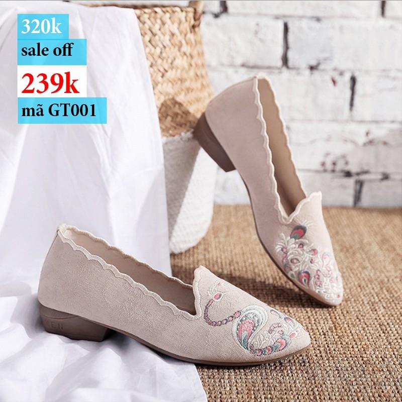 Giày thêu công đế bệt không dây