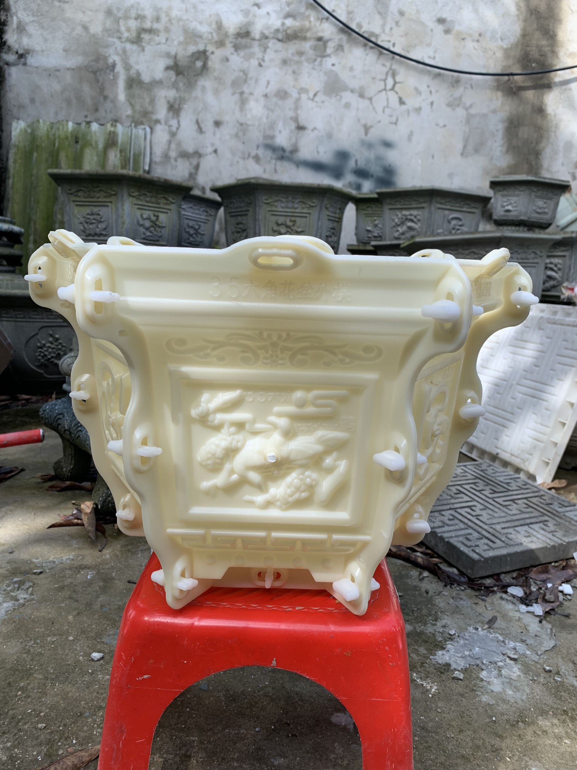 Khuôn chậu lục giác 35cm , khuôn đầy đủ lòng trong, đa dạng hoa văn, dễ dàng thi công