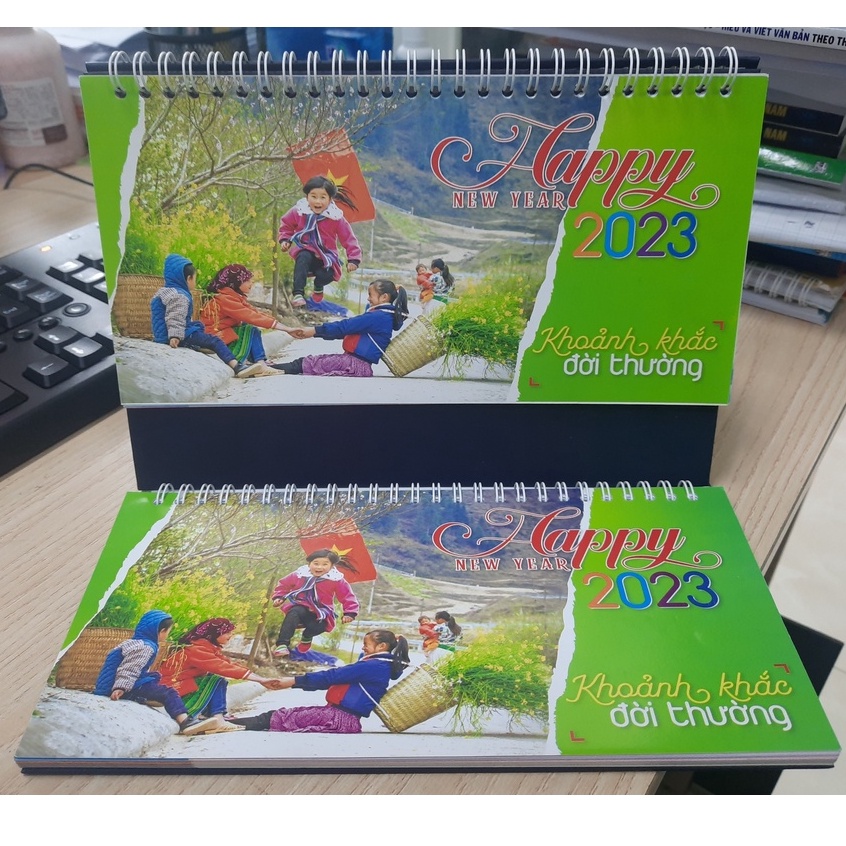Lịch bàn lò xo 2023 - Khoảnh khắc đời thường - Happy new year - Chúc mừng năm mới 2023
