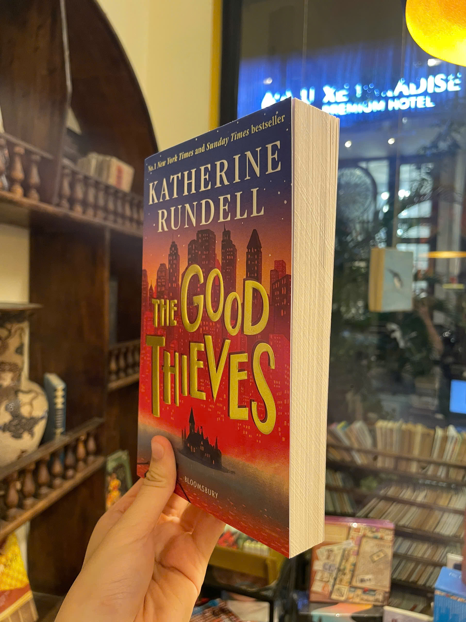 Sách - The Good Thieves by Katherine Rundell -  Historical Fiction/Adventure book in English