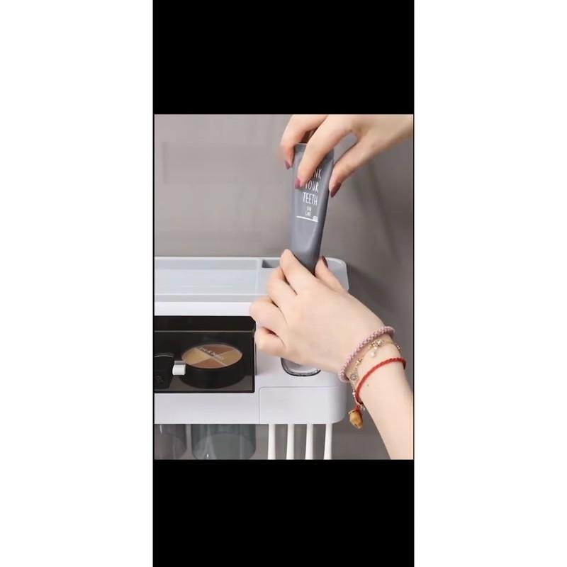 Kệ để đồ phòng tắm,kệ cắm chải nhả kem tự động kèm 3 cốc hút tính từ 1909
