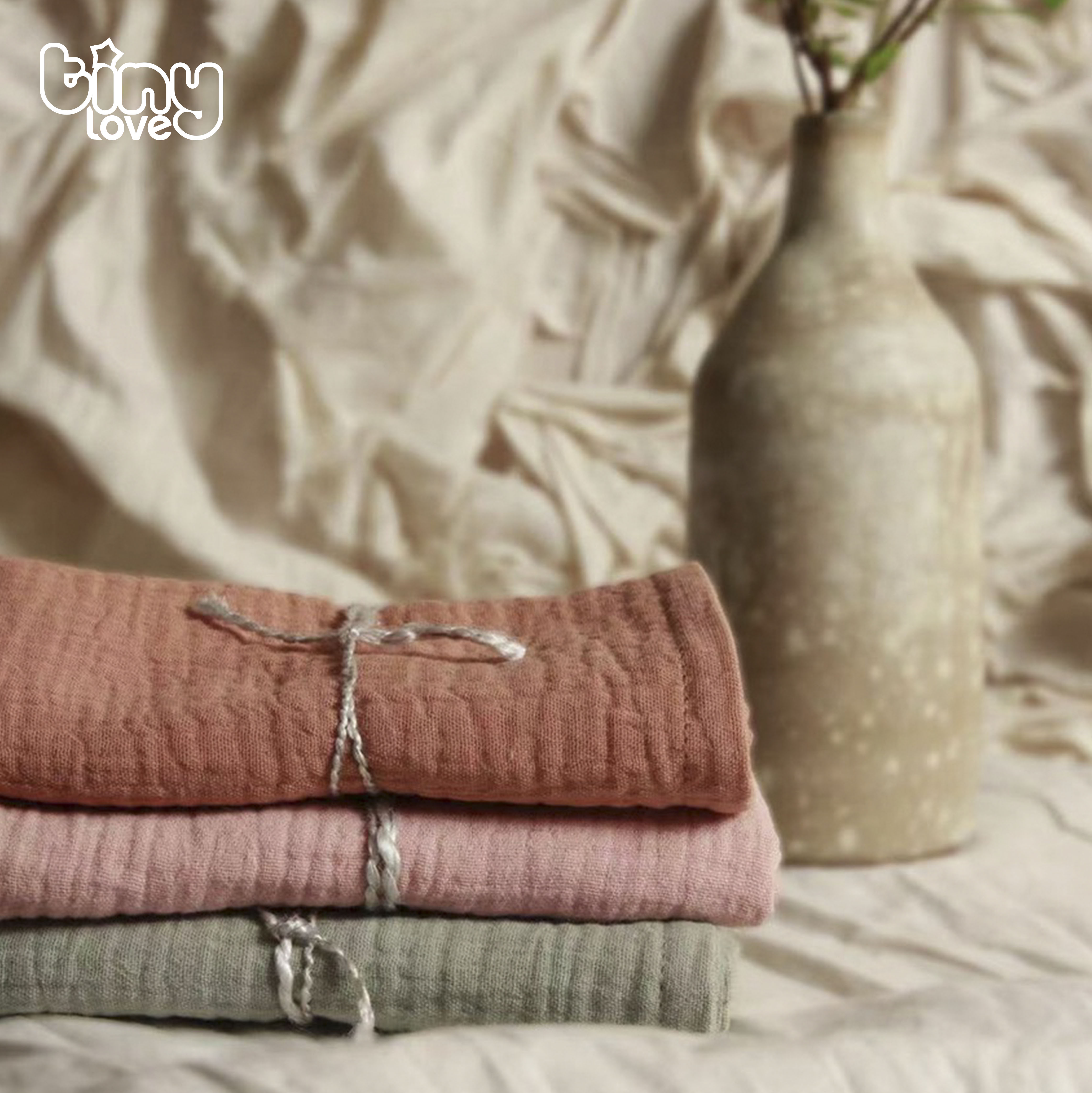 Set 2 yếm tam giác cho bé giữ ấm cổ từ sơ sinh tới 1 tuổi - 2 lớp vải Muslin cotton 100% - Comfybaby