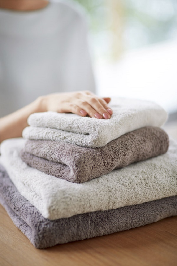 Set 01 khăn spa, 01 khăn tắm &amp; 01 khăn mặt cotton Kuromori TẶNG kèm 01 Bàn chải chà gót chân đá San hô tự nhiên - Nội địa Nhật